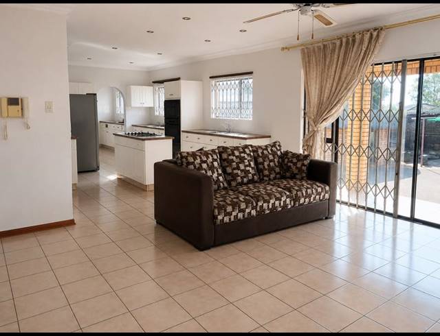 5 BEDROOM HOUSE FOR SALE IN HAYFIELDS